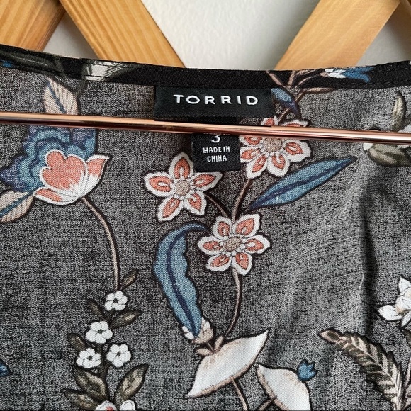 Torrid Lilly Black Floral Challis Blouse - Picture 6 of 9